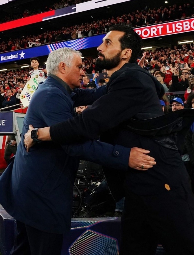 Arbeloa đã thắng trong cuộc đối đầu ở vòng play-off với "sư phụ" Mourinho.