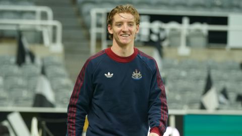  Alan Shearer chỉ trích Anthony Gordon thậm tệ