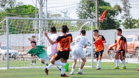  Cơn mưa bàn thắng Giải bóng đá Bất động sản Hòa Lạc 2026 - Tranh Cúp Trần Thành Property