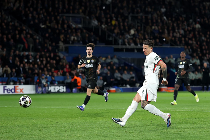 Enzo ghi dấu giầy trong cả 2 bàn thắng của Chelsea