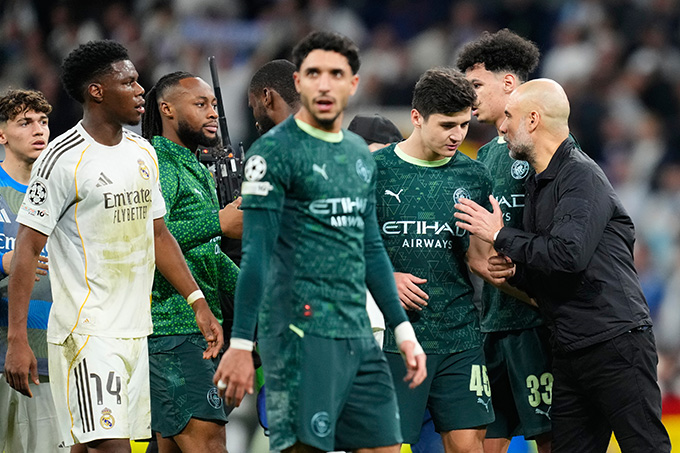 Pep lại tái diễn căn bệnh "nghĩ nhiều"...