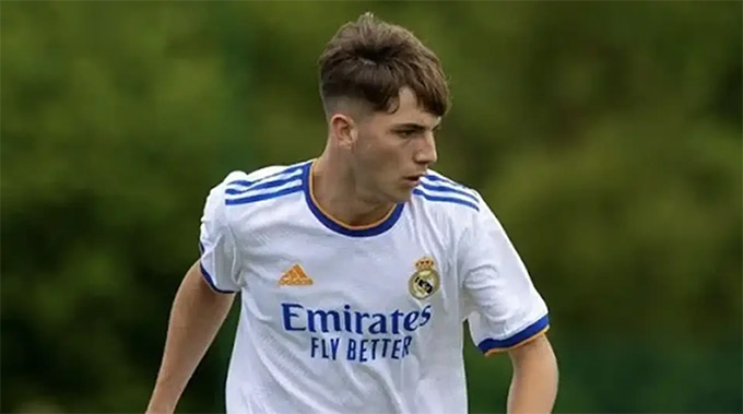 Dani Yanez là cầu thủ thứ 8 của Real Castilla được Arbeloa đôn lên đội một từ khi tiếp quản