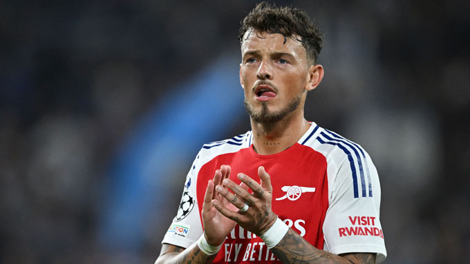 Ben White có thể bị bán để lấy chỗ cho Livramento