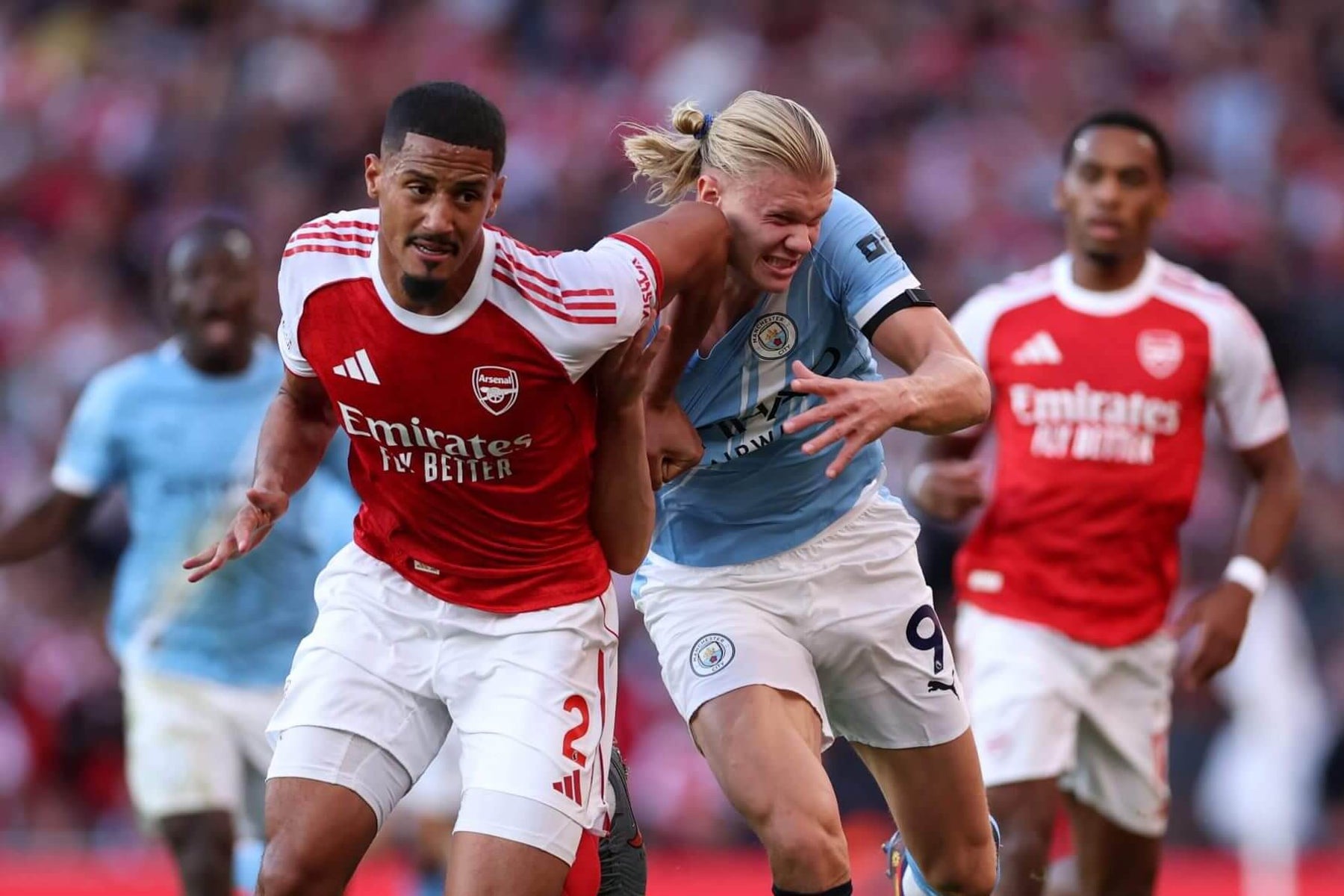 Arsenal đang dẫn trước Man City 7 điểm khá thoải mái trước các trận đấu cuối tuần này