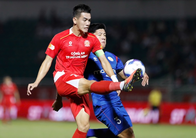 Tiến Linh vẫn bỏ lỡ quá nhiều cơ hội ăn bàn. Ảnh: Anh Khoa 