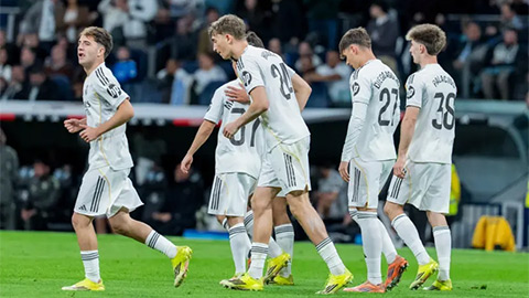  Cuộc 'xâm chiếm' Bernabeu của Real Castilla