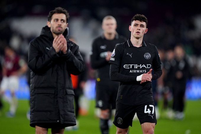 Nỗi thất vọng của các cầu thủ Man City khi cơ hội vô địch gần như tan biến