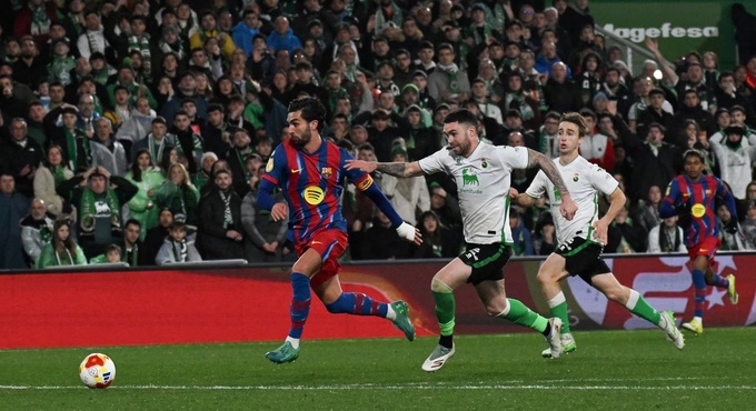 Đâu rồi những bước chạy nước rút cho cầu thủ đối phương "ngửi khói" của Torres?