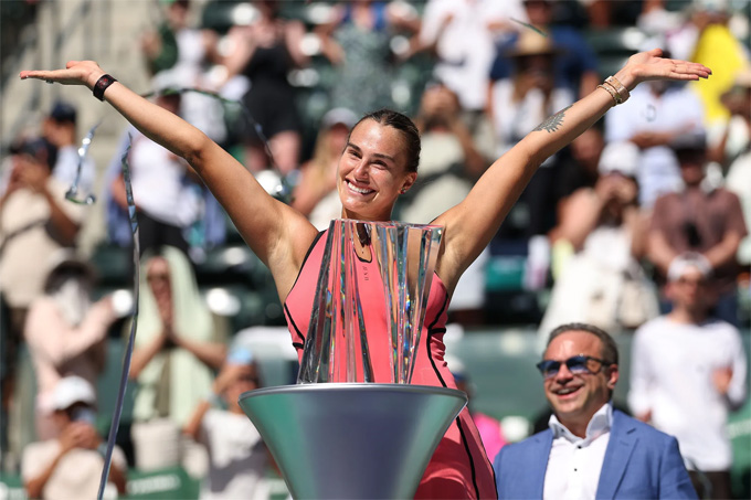 Aryna Sabalenka mừng danh hiệu Indian Wells đầu tiên. Ảnh: WTA