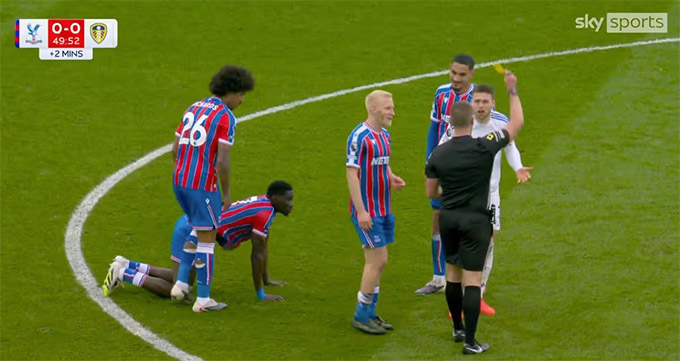 Các CĐV phản ứng dữ dội với tình huống hy hữu của trọng T