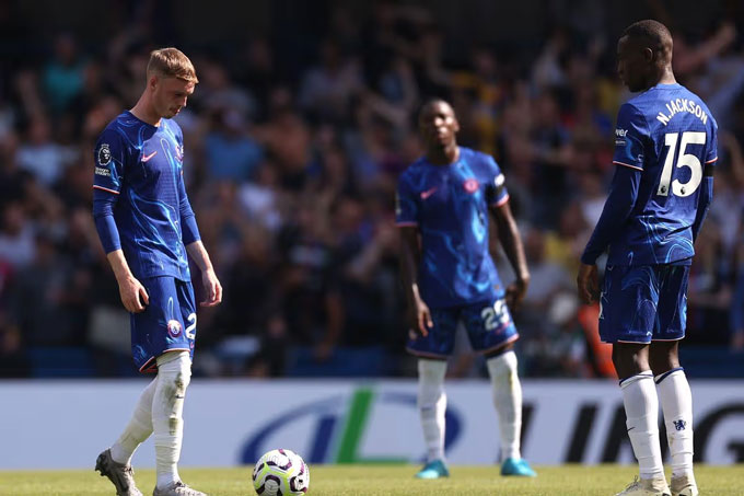 Chelsea cũng từng bị UEFA hỏi thăm