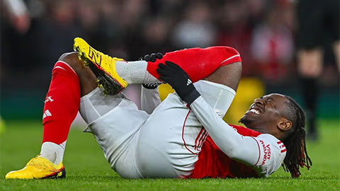  Arsenal lo sốt vó vì Eze trước chung kết Carabao Cup