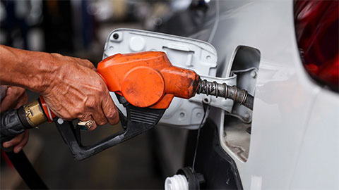 Giá xăng tăng mạnh từ 23h00 ngày 19/3