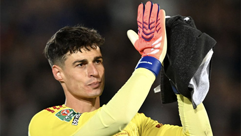 'Quạ đen' Kepa phá tan giấc mộng ăn bốn của Arsenal