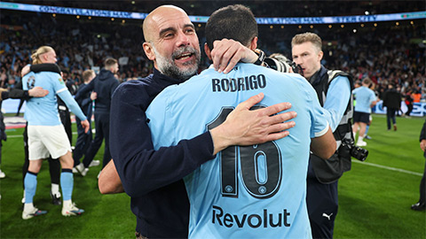  Đừng rời Man City lúc này, Pep Guardiola!