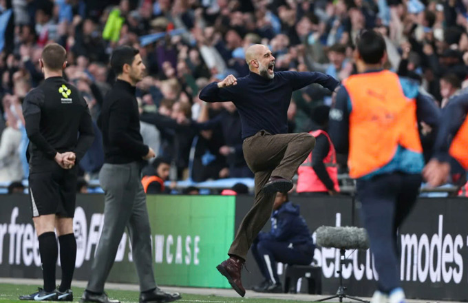 Pep ăn mừng cuồng nhiệt trước Arsenal, cho thấy khao khát chiến thắng của ông vẫn còn nguyên vẹn