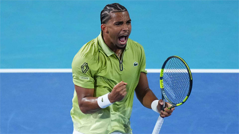  Arthur Fils cứu 4 match-point, lập kỳ tích cho quần vợt Pháp