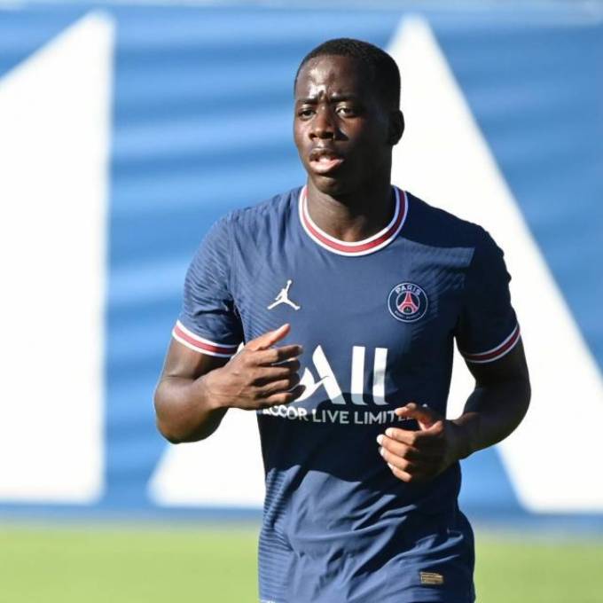 Djeidi Gassama trong màu áo PSG