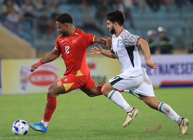 Xuân Son bỏ lỡ cơ hội ghi bàn trong hiệp hai - Ảnh: Phan Tùng 