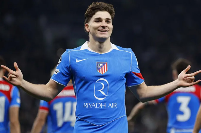 Atletico thuyết phục Alvarez gia hạn hợp đồng