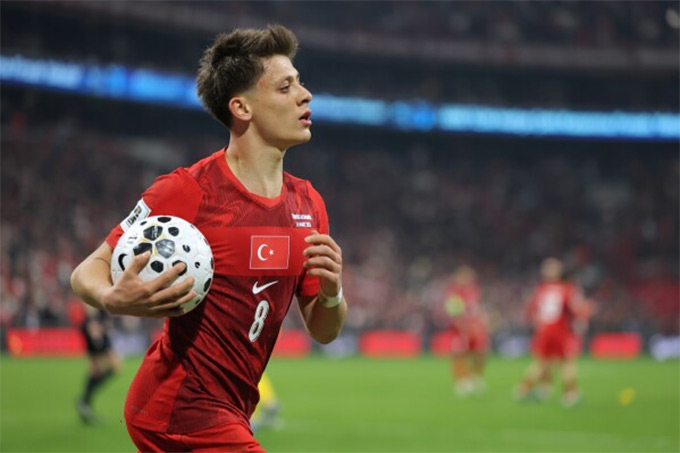 Thổ Nhĩ Kỳ vượt qua Romania với tỷ số tối thiểu