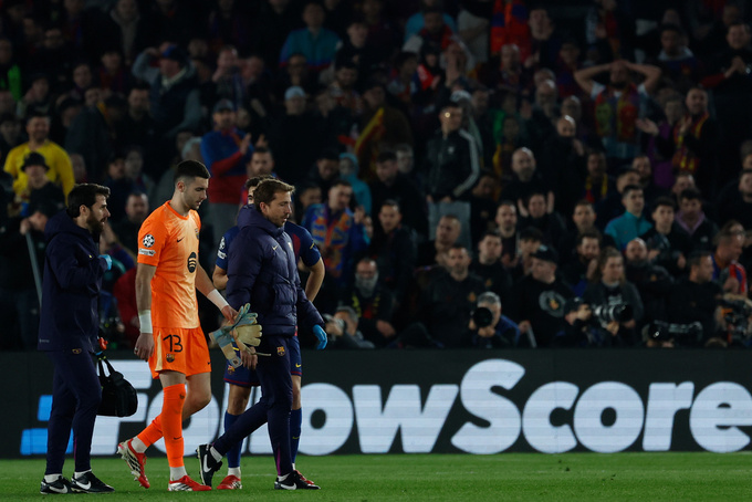 Joan Garcia đã không có cơ hội ra mắt ĐTQG trong trận giao hữu với Serbia. Ảnh: AP