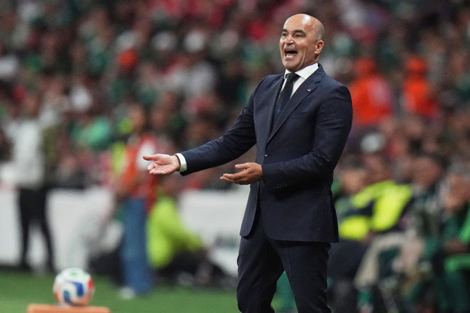 HLV Roberto Martinez cần tìm thêm giải pháp cho hàng công của Bồ Đào Nha