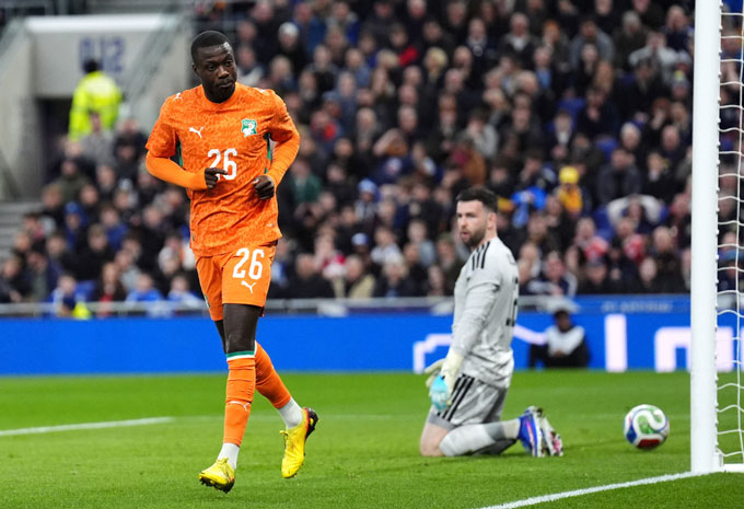 Pepe ghi bàn duy nhất giúp Bờ Biển Ngà đánh bại Scotland