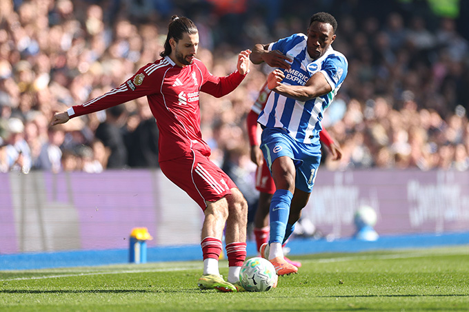 Szoboszlai bị kéo xuống đá hậu vệ phải sẽ là giải pháp?