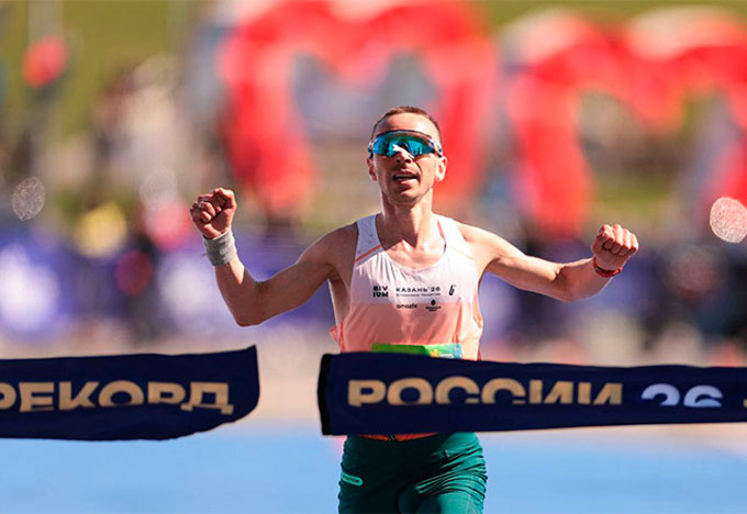 Vladimir Nikitin lập kỷ lục marathon mới cho điền kinh Nga. Ảnh: BTC