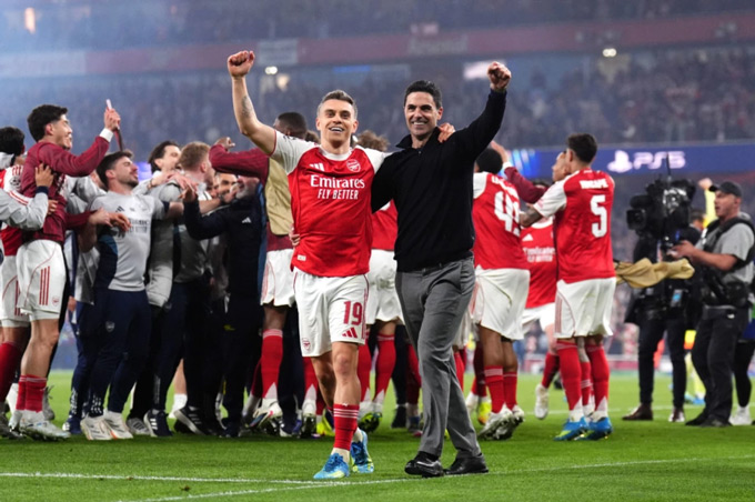 Arsenal đang sống trong những ngày tháng lịch sử