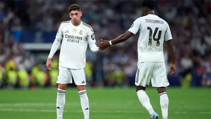 Tchouameni và Valverde vừa xảy ra va chạm