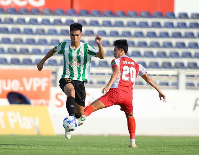 TP.HCM bị Long An cầm hòa, lỡ cơ hội chen chân vào Top 3