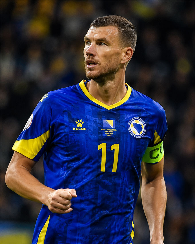 Dzeko vẫn là trụ cột của ĐT Bosnia dù đã 40 tuổi