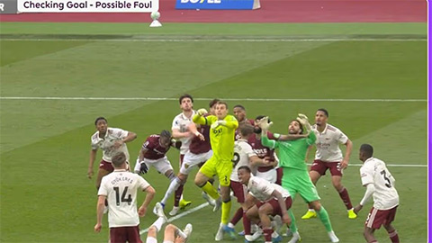  Arsenal đã được VAR cứu như thế nào?