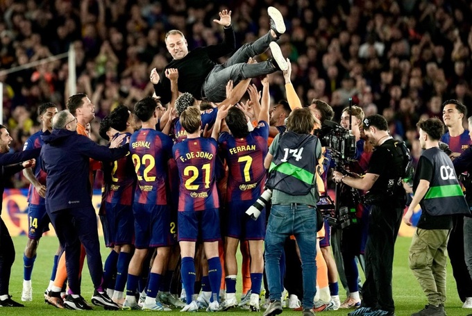 "Nhà nghèo" Barca lên ngôi vô địch