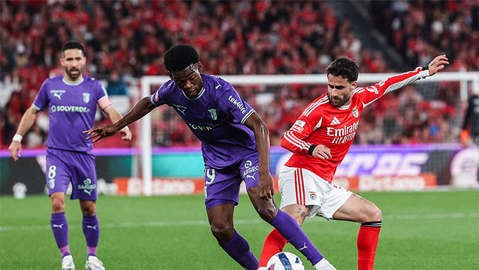 Benfica đánh mất quyền tự quyết ở cuộc chiến giành vé dự Champions League