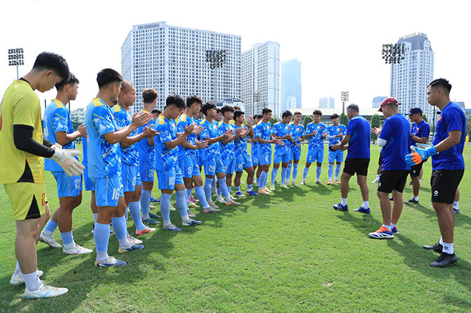 U19 Việt Nam tập buổi cuối cùng trước khi đi tập huấn ở Nhật Bản. Ảnh: Phan Tùng