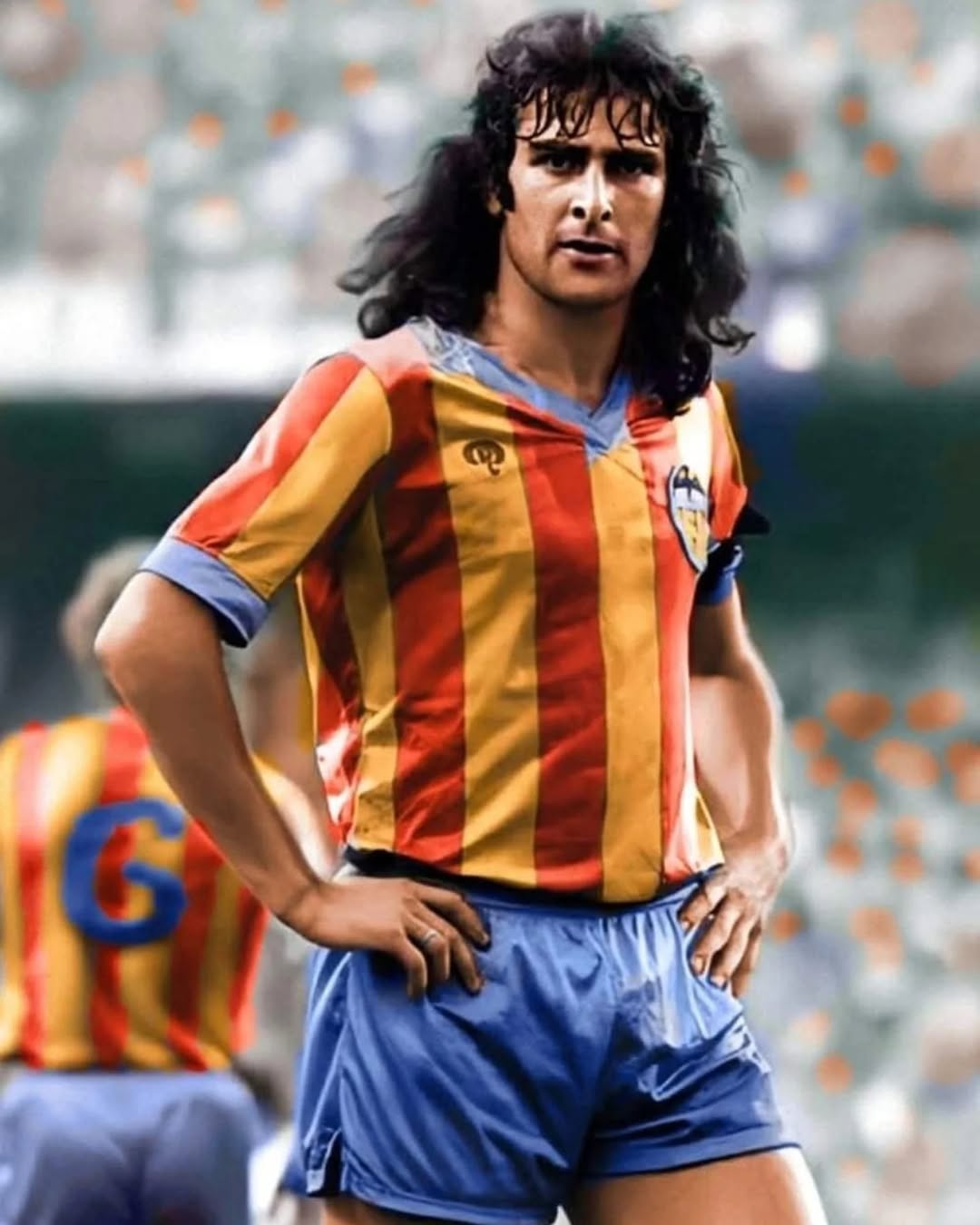 Năm 1976, Kempes gia nhập Valencia, ngay lập tức giành được giải thưởng Pichichi với 24 bàn trong 34 trận