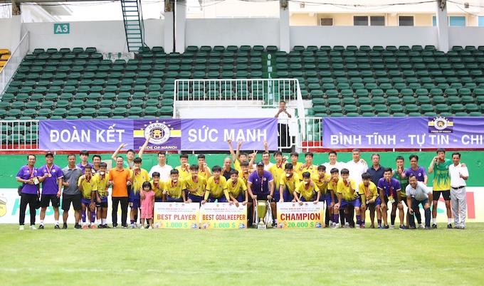 CLB U14 Hà Nội giành ngôi vô địch. Ảnh: Hoàng Tùng
