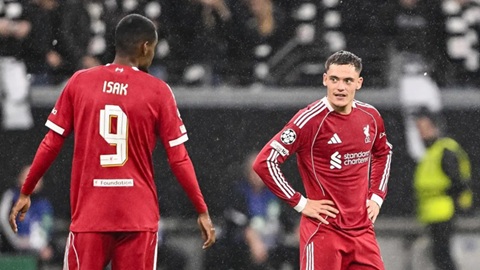 Aston Villa chế nhạo Liverpool bằng nhạc hiệu Champions League