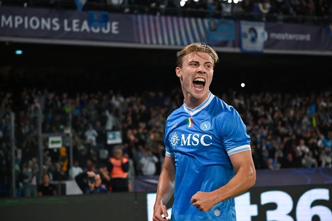 Tiền đạo người Đan Mạch đang chơi tốt ở Napoli