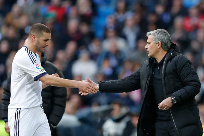 Mourinho từng khiến Benzema "ngoan ngoãn" làm nền cho Cristiano Ronaldo