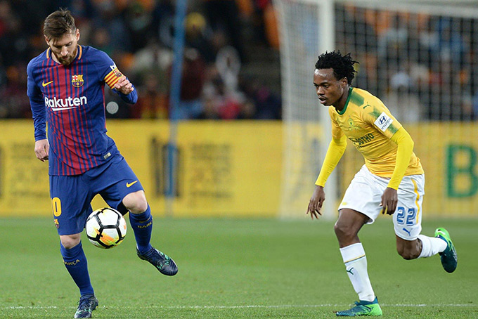 Percy Tau từng đối đầu với Messi