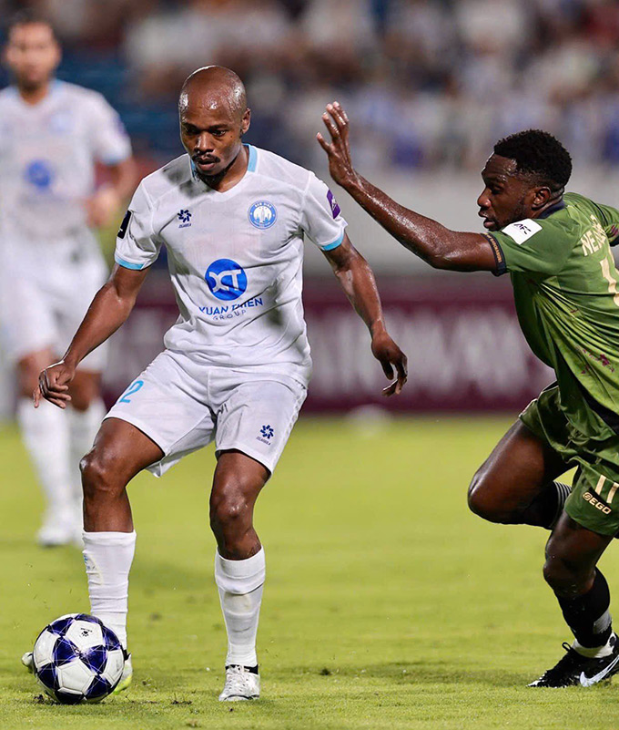 Percy Tau đã bị Nam Định thanh lý hợp đồng