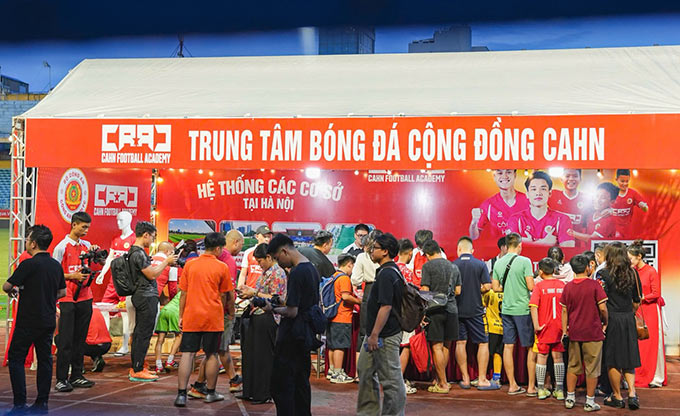 CAAC thu hút đông đảo phụ huynh và các em nhỏ