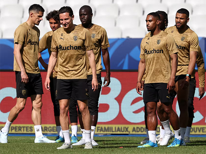 Trước trận chung kết Cúp Quốc gia, Thauvin bị loại khỏi danh sách dự World Cup 2026 cùng ĐT Pháp, nhưng vẫn rất chuyên nghiệp