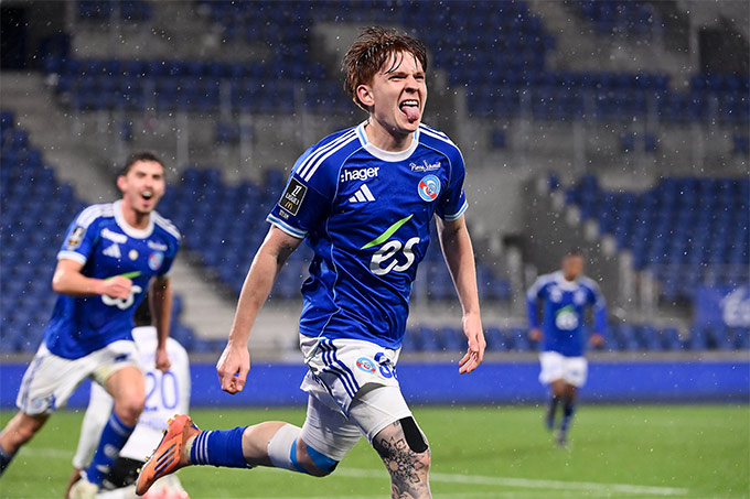 Chelsea chiêu mộ thành công Barco