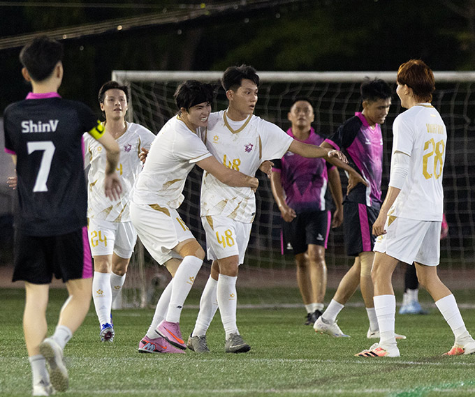 Đội của Cris Phan vào chung kết sau chiến thắng 3-2 ở bán kết 