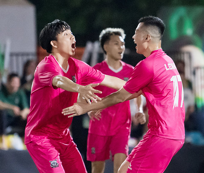 Đội của Cris Phan và Độ Mixi vào chung kết giải FC Online Creator Championship 